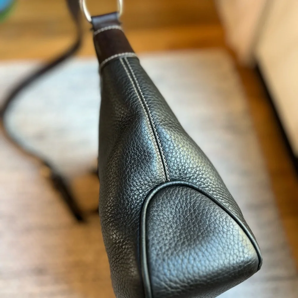 Dooney & Bourke classic dooney
